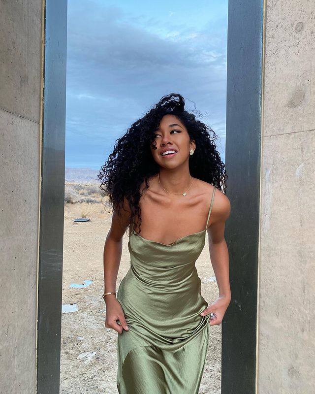 Aoki Lee Simmons Net Worth, Age, Boyfriend, Height, and more